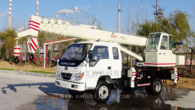 點擊查看詳細信息<br>標題：8噸汽車吊 閱讀次數：2922