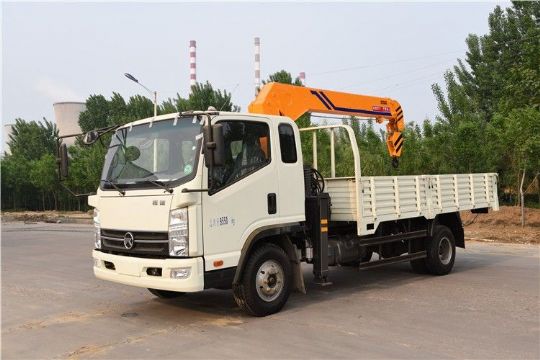 點擊查看詳細信息<br>標(biāo)題：5噸凱馬隨車吊 閱讀次數(shù)：2335